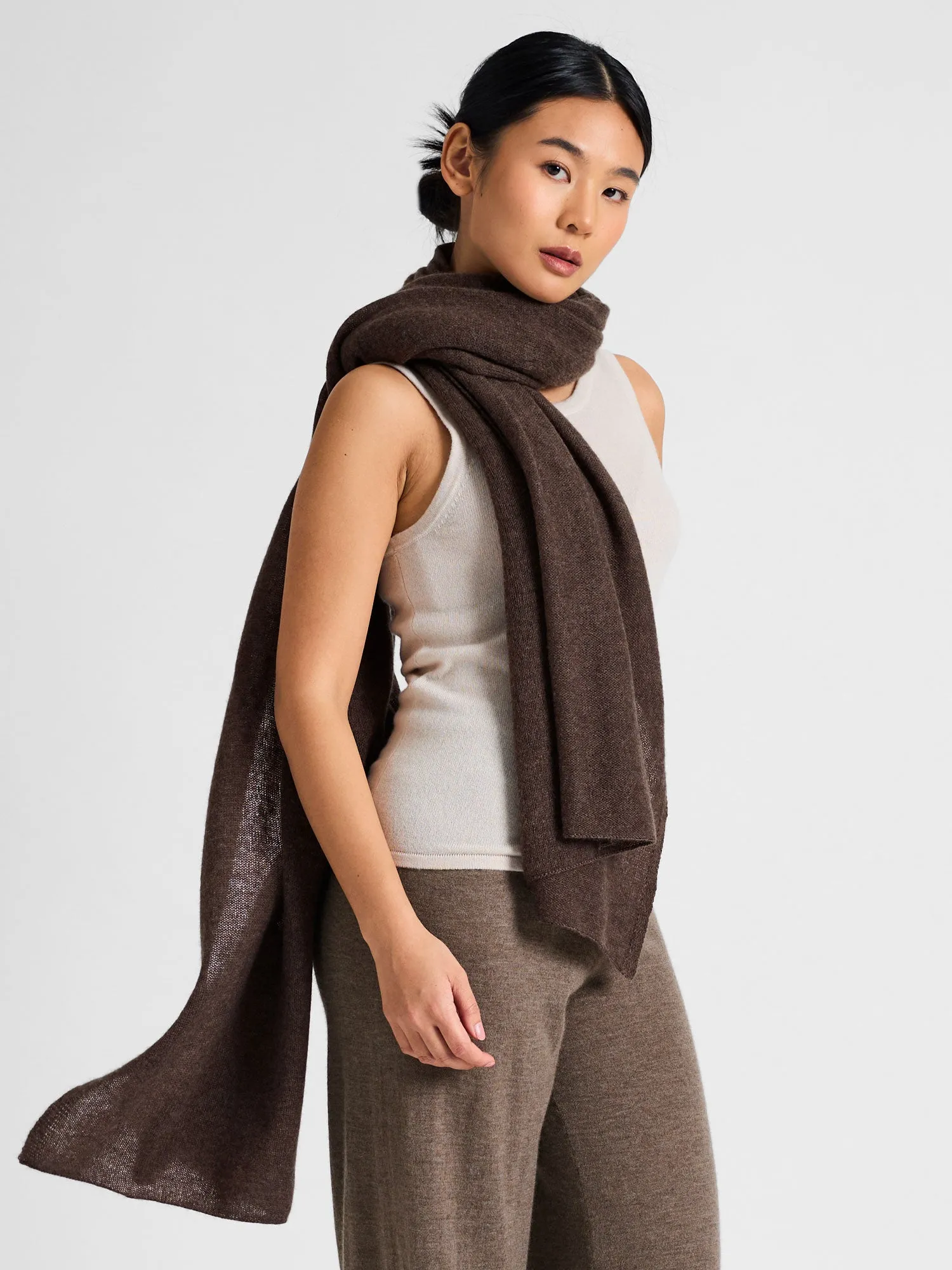 Airy cashmere scarf "Flow" - dark brown