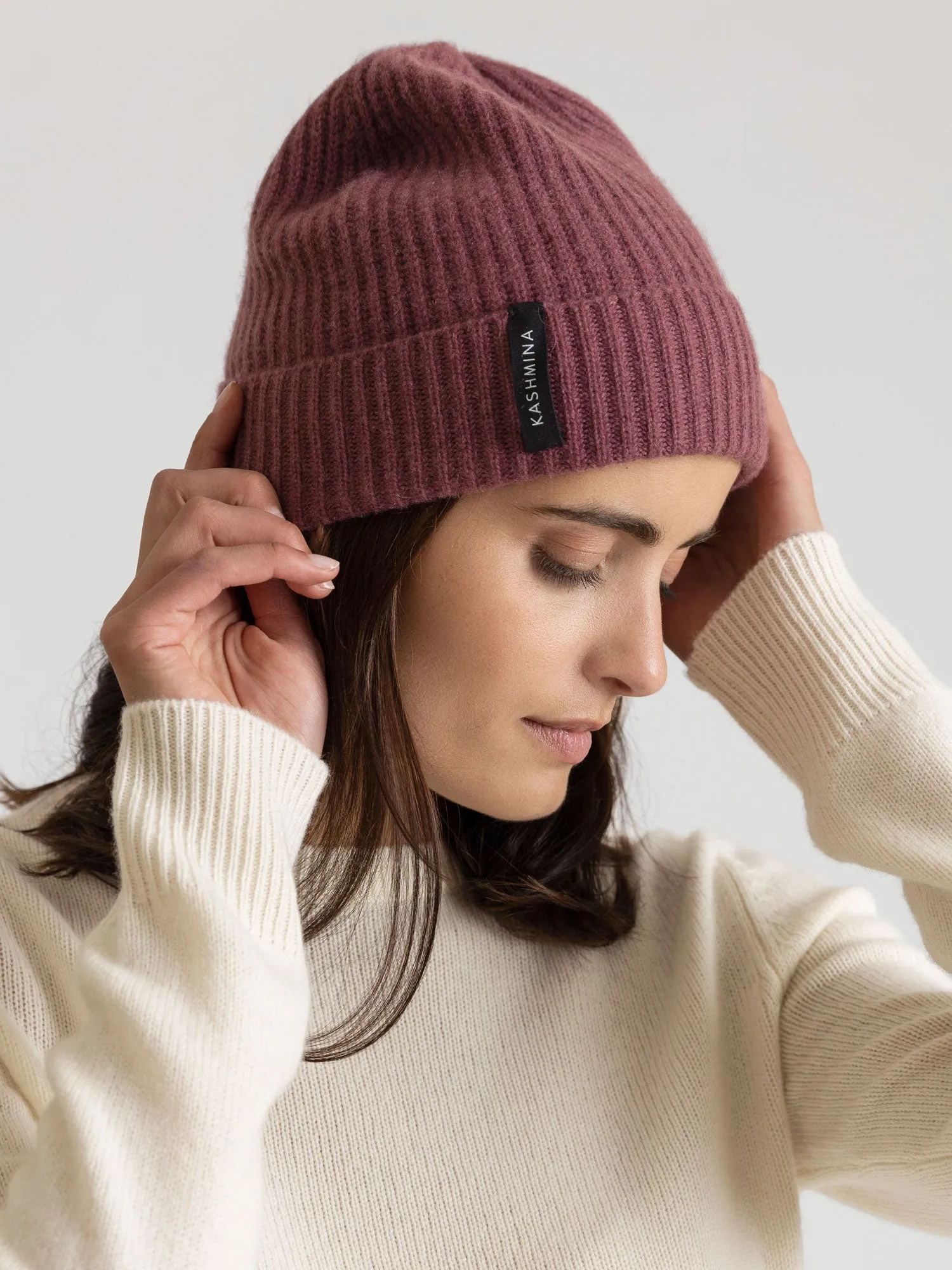 Cashmere beanie "Elli" - wild plum