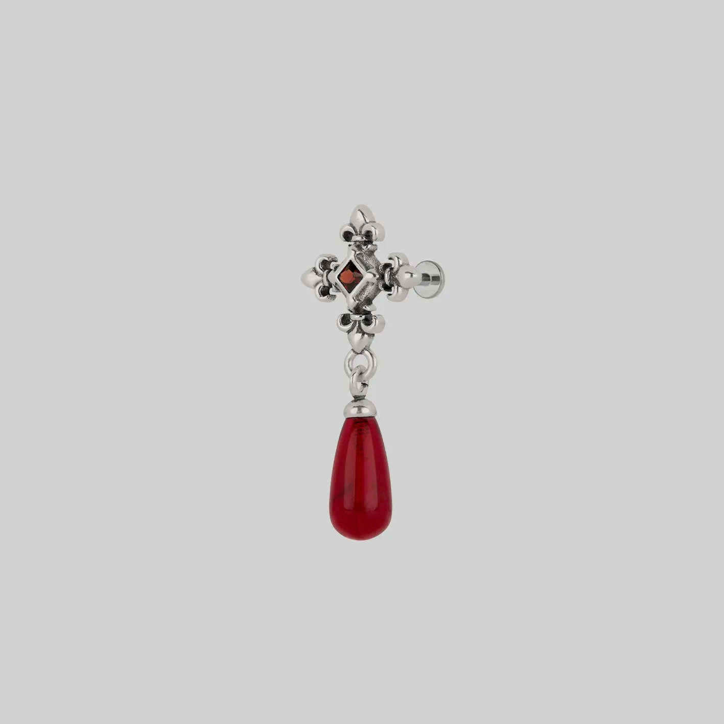 CRIMSON. Medieval Garnet Stud Earring - Silver