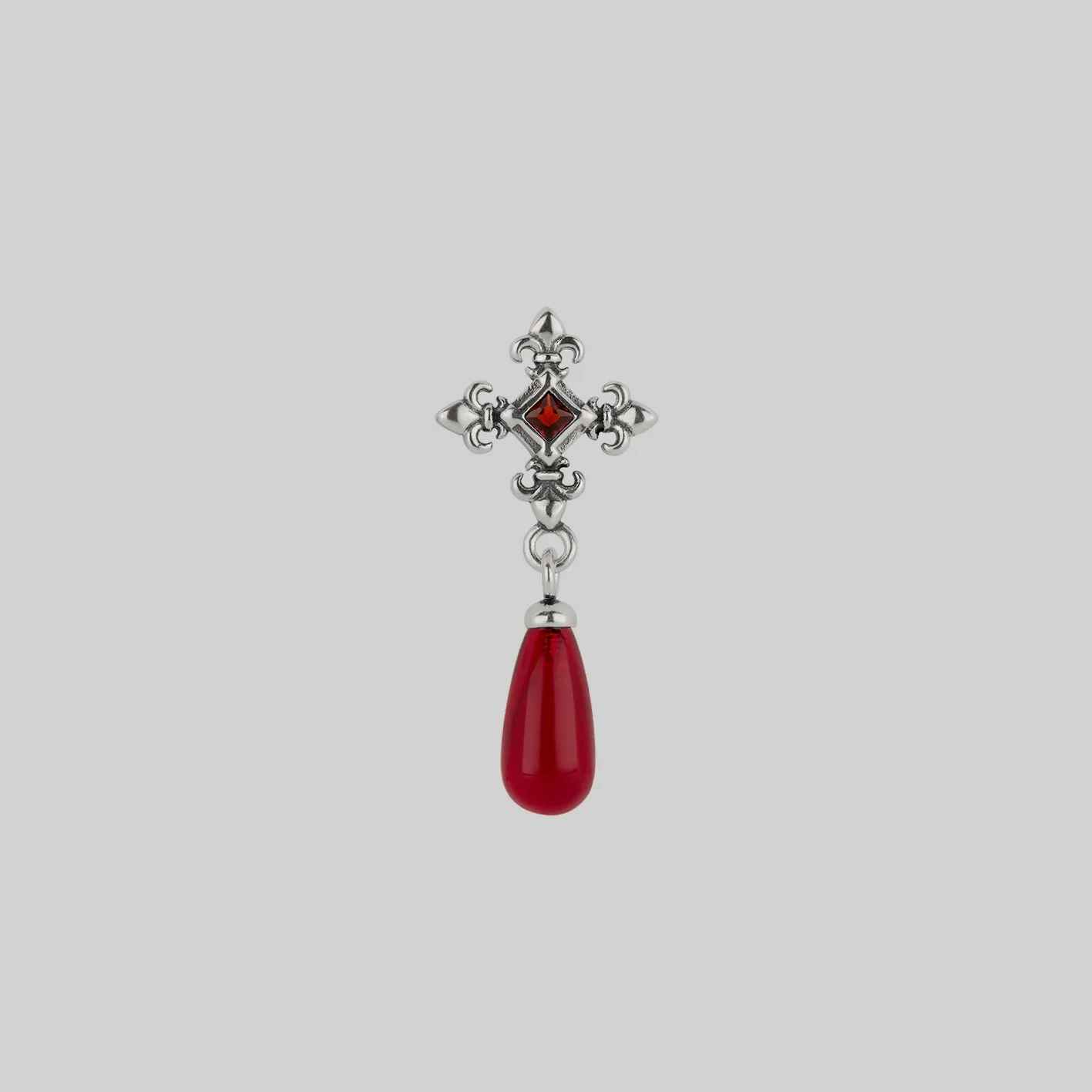 CRIMSON. Medieval Garnet Stud Earring - Silver