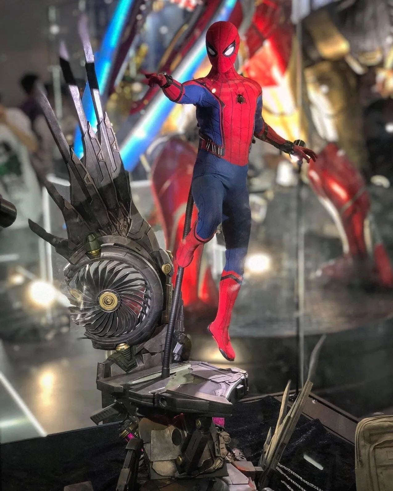 Hot toys QS015 Spiderman Homecoming 1/4